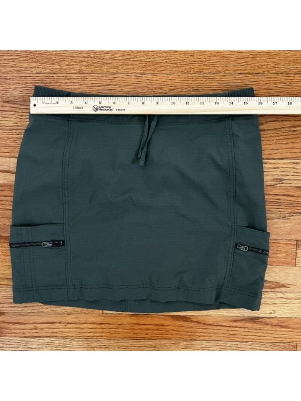 Vtg Athleta Trekkie Skort Olive Green 10 Cargo Zip Pockets Gorpcore Athleisure - Picture 9 of 10